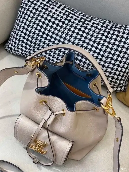 LOCKME LOUIS BUCKET VUITTON 0626